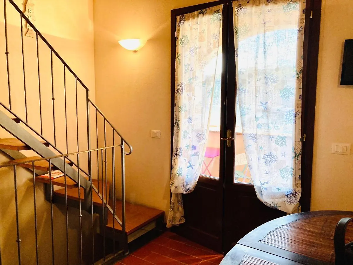 בית נופש Casa Del Porticciolo Di קפראיה