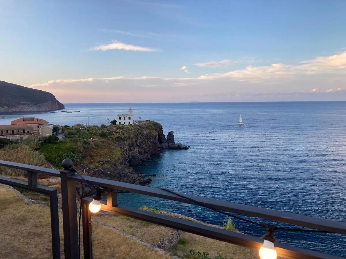 Casa vacanze Casa a Capraia porticciolo: vista mare indimenticabile! Italia