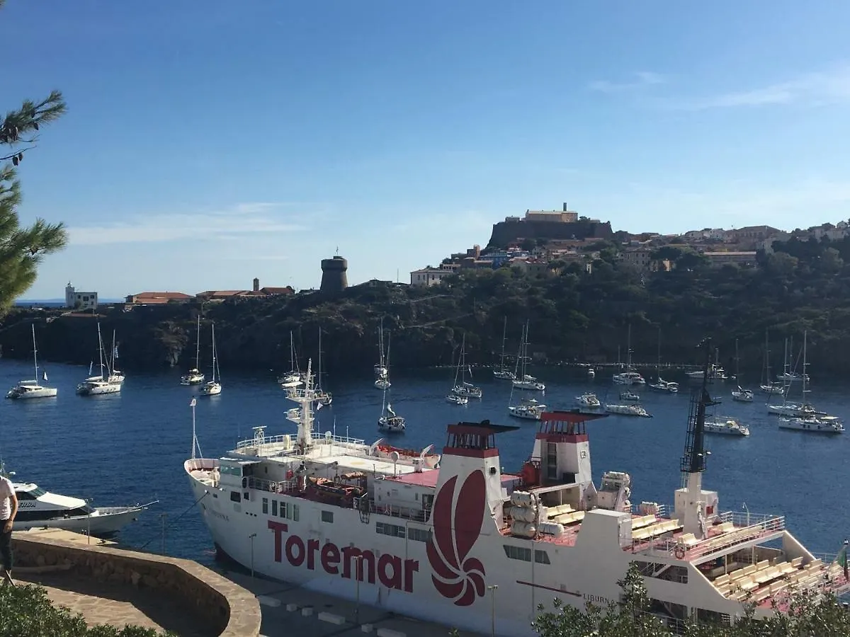 Casa a Capraia porticciolo: vista mare indimenticabile!